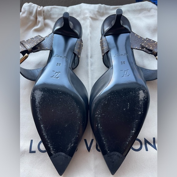 Louis Vuitton heels
Size 38 - Picture 4 of 7
